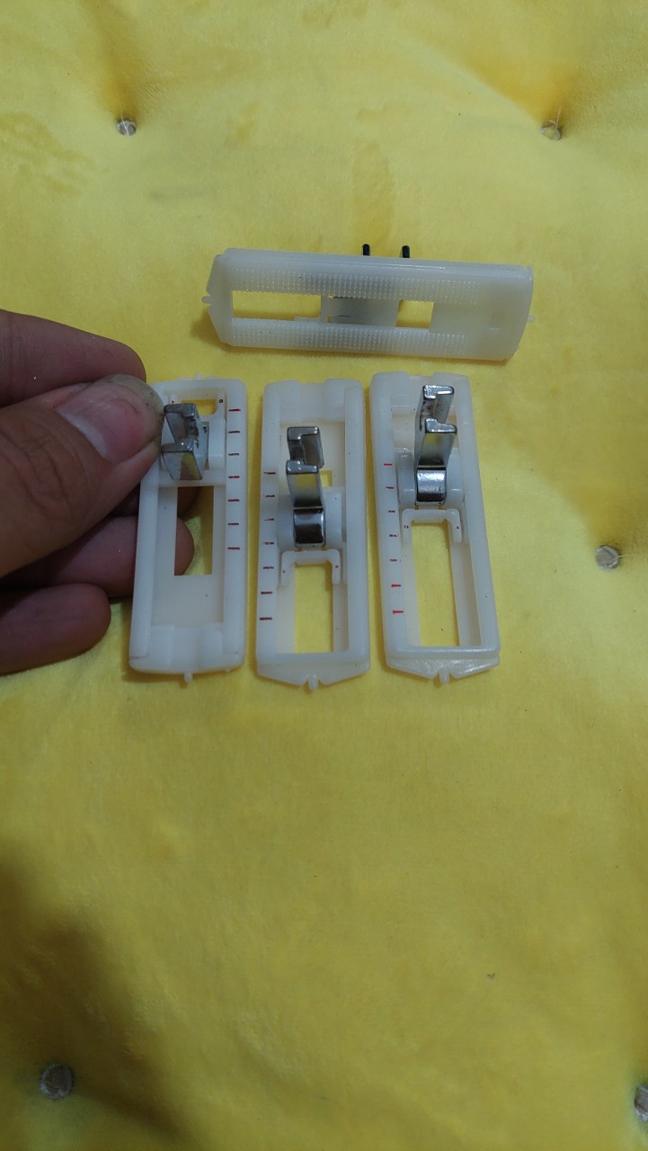 Chân vịt máy may gia đình thùa khuyết khuy ( hàng nhật )