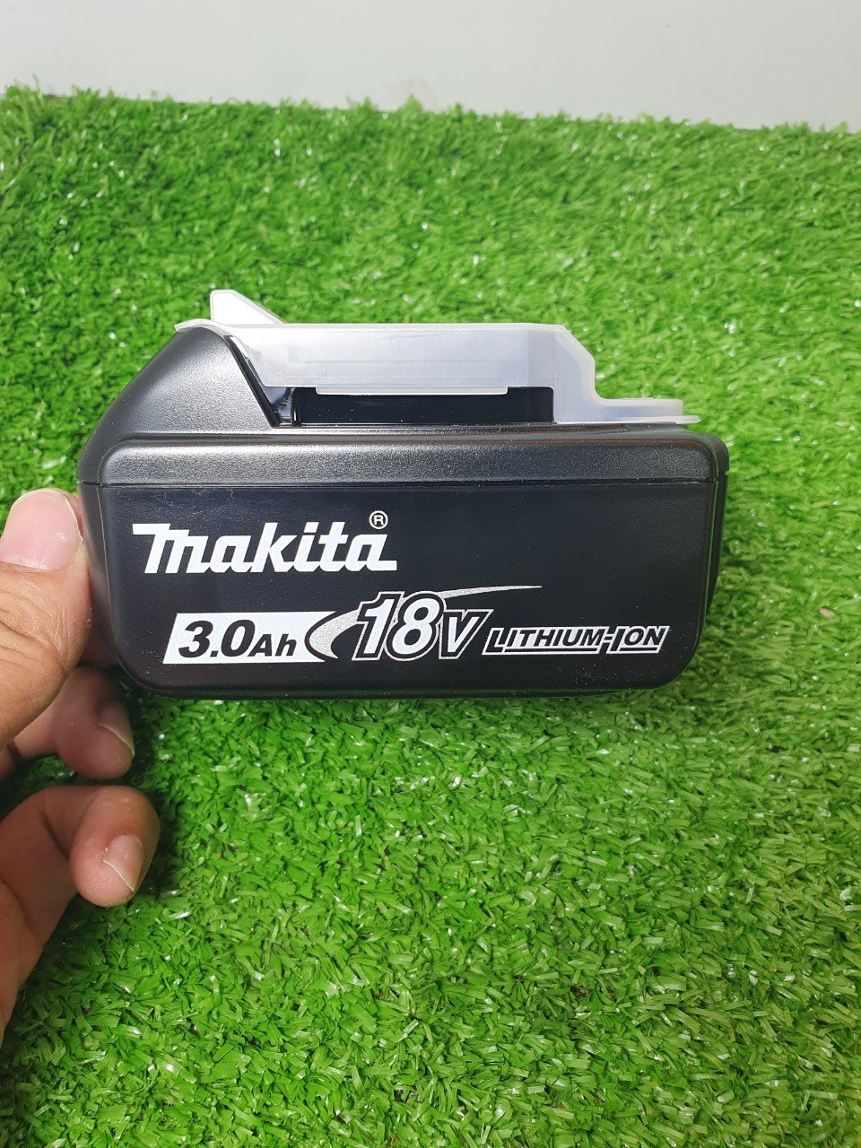 Pin makita 3.0 makita bl1830b