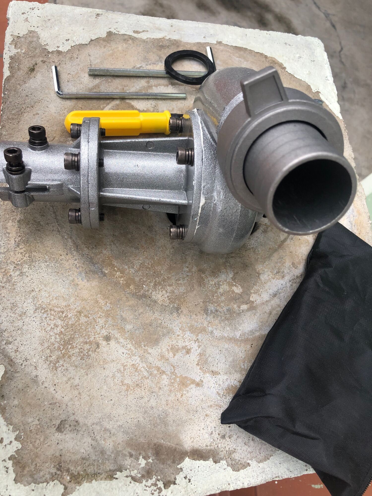 Đầu Bơm nước Gắn Máy Cắt Cỏ Ảnh thật
