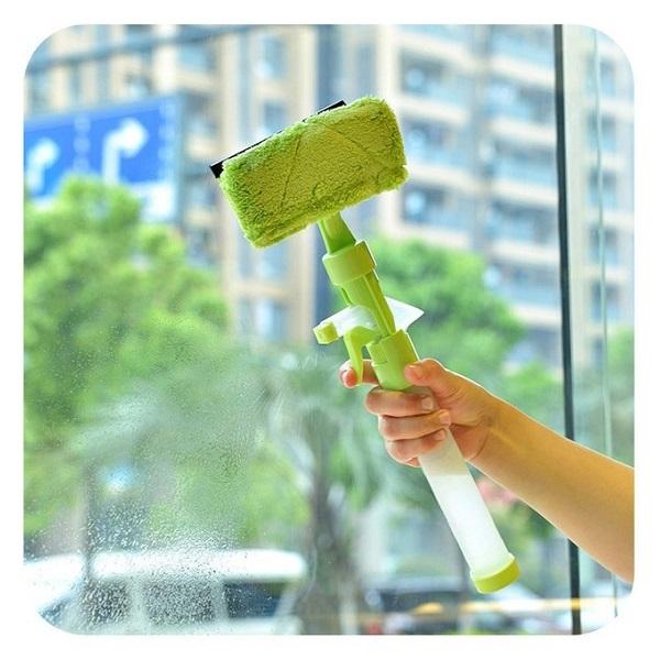 Dụng cụ lau kính có bình xịt thông minh