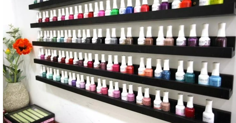 Kệ nails để sơn móng - Loại mángcó G 2 bên - Hiện đại