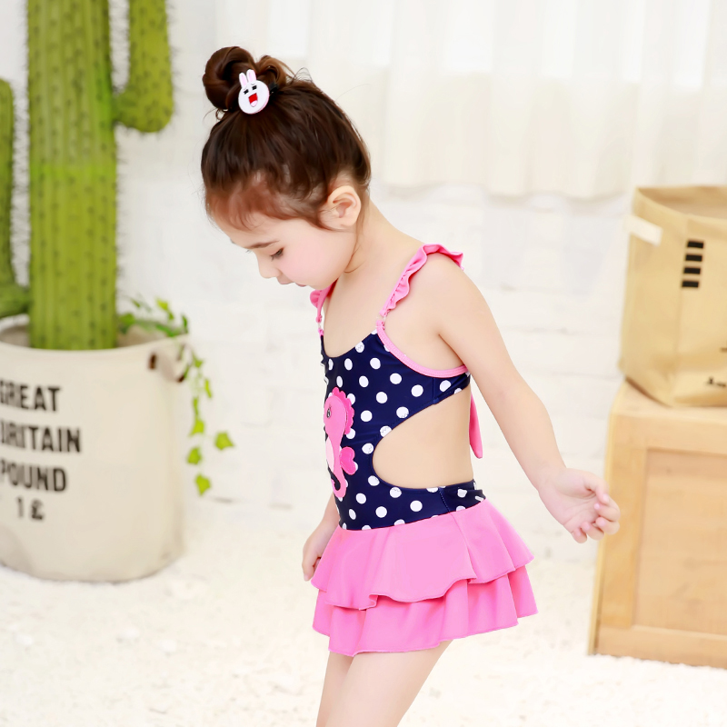 Váy bơi cực xinh cho bé yêu