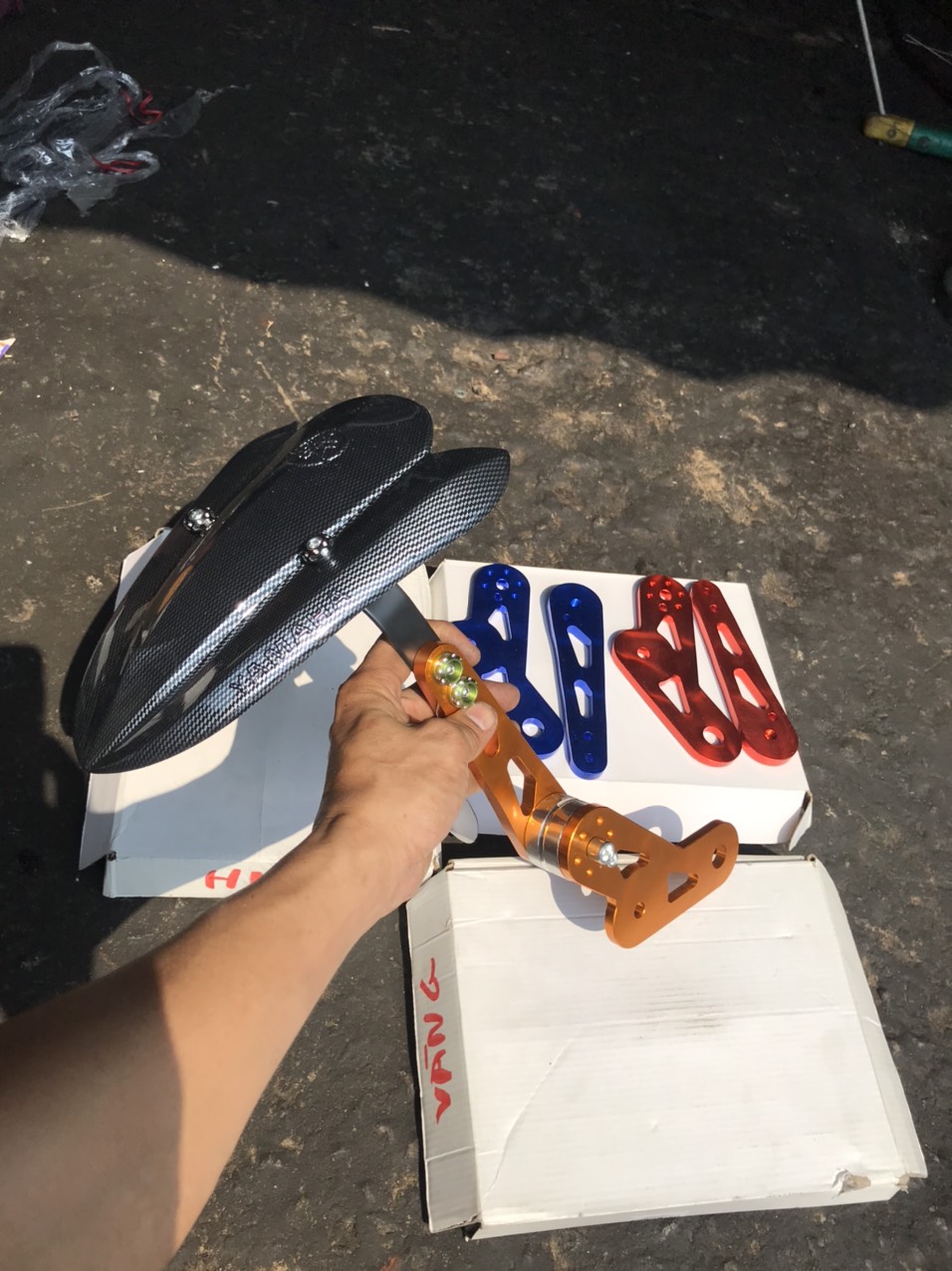 dè chắn bùn carbon EXCITER,TFX,R15,FZ,RAIDER,WINNER, SONIC