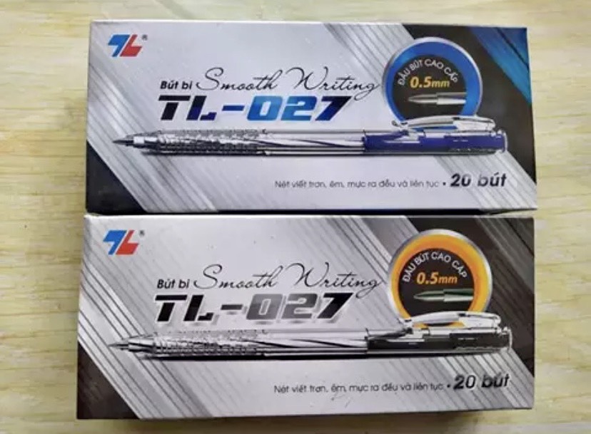 1 chiếc bút bi Thiên Long TL-027 mực xanh