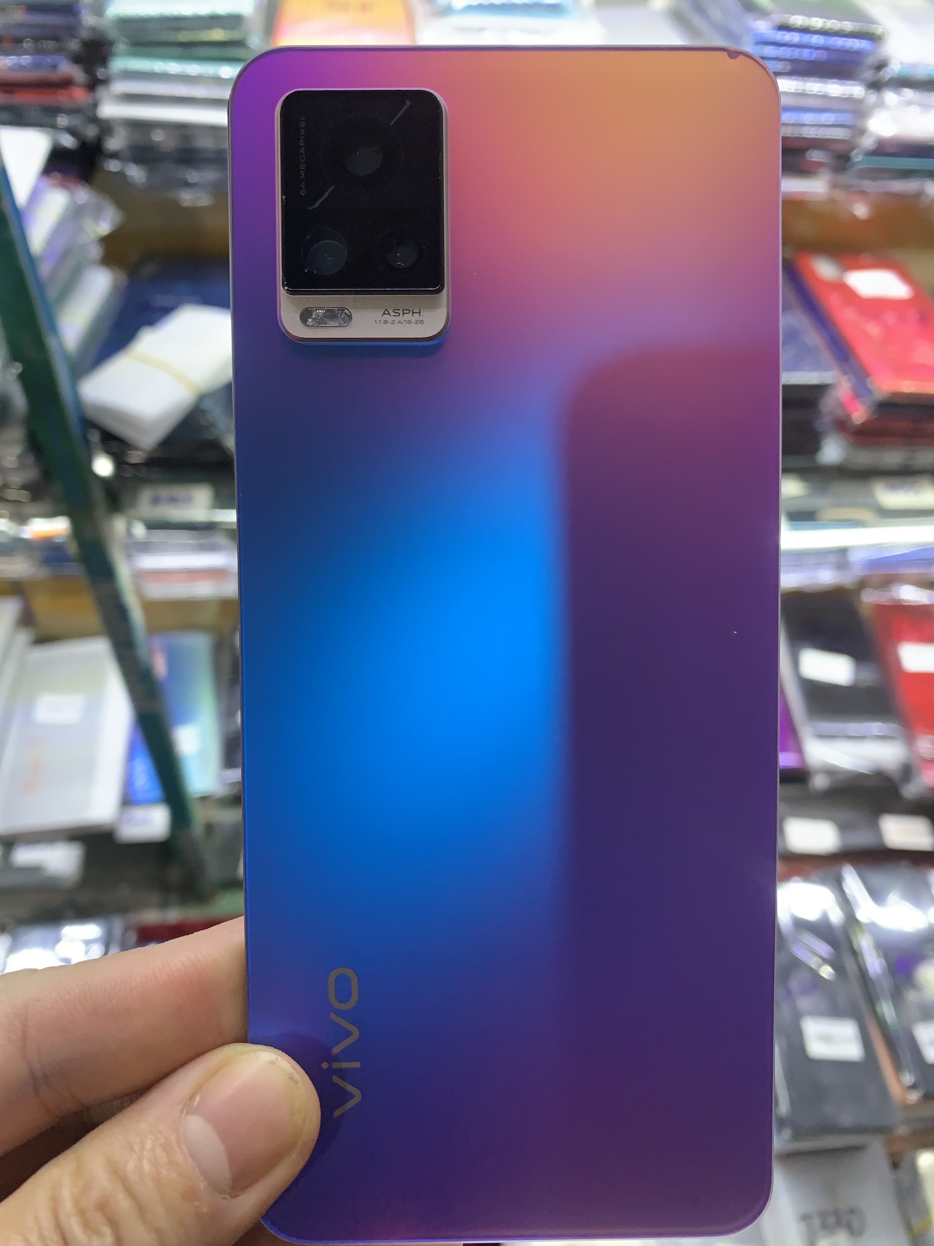 Kính lưng tặng kèm kính camera vivo V20 - 4G