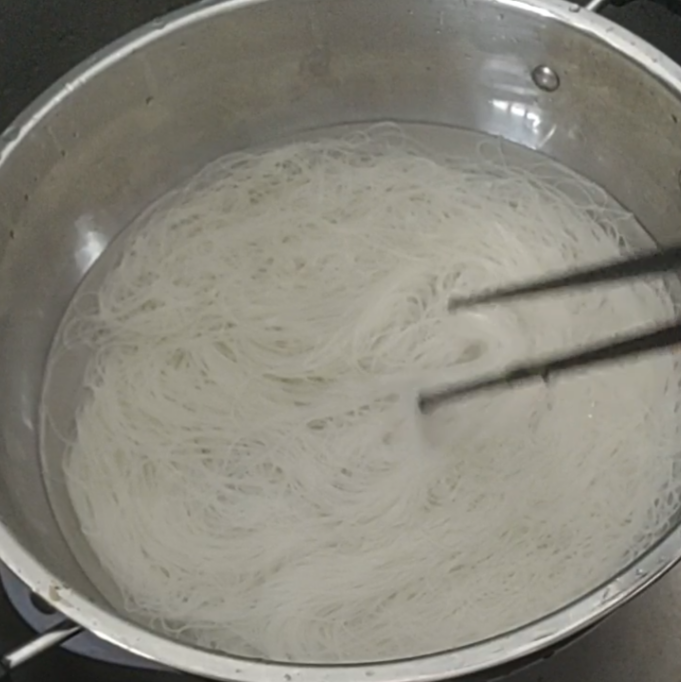 BÚN GẠO KHÔ SẠCH