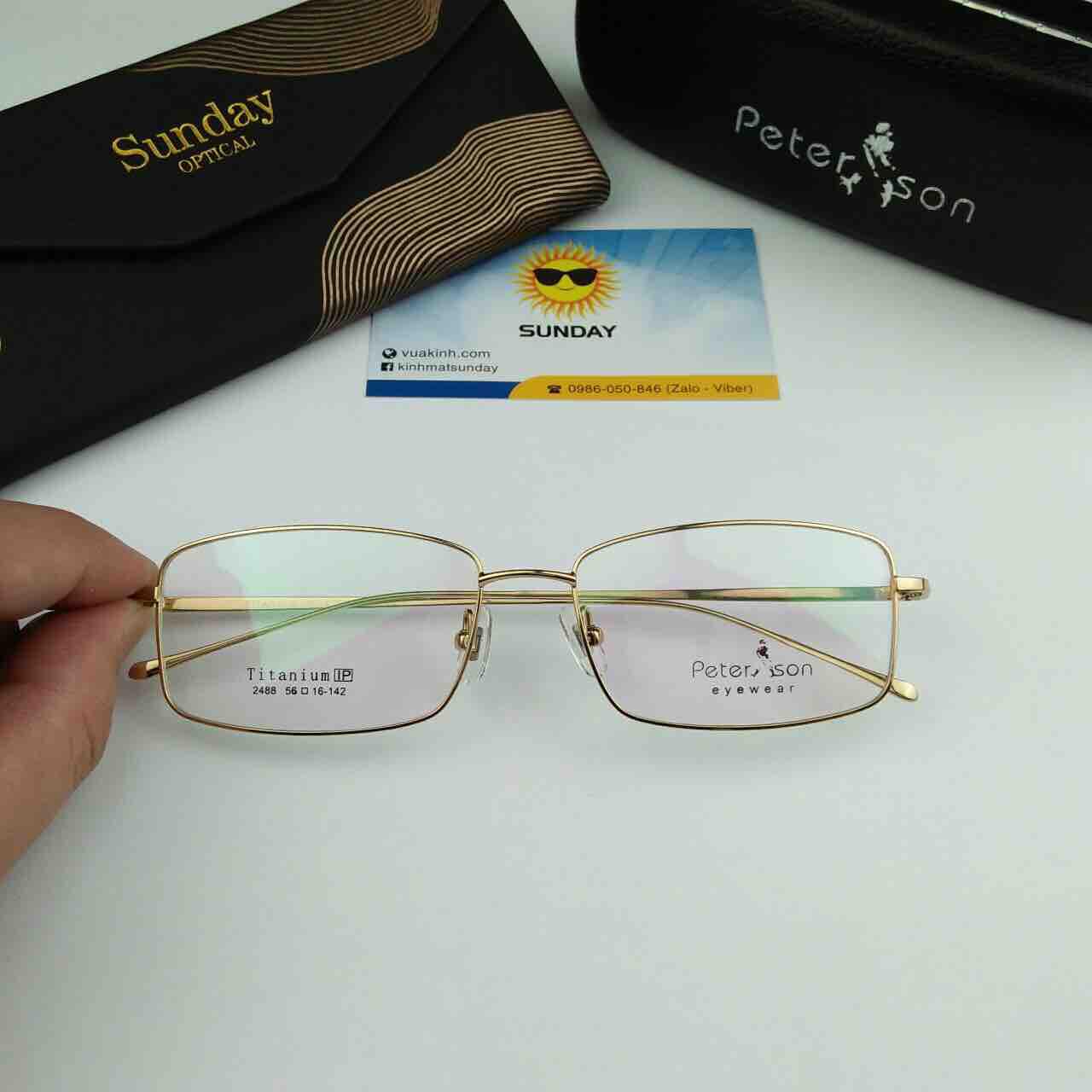 Gọng kính titanium dáng mắt vuông