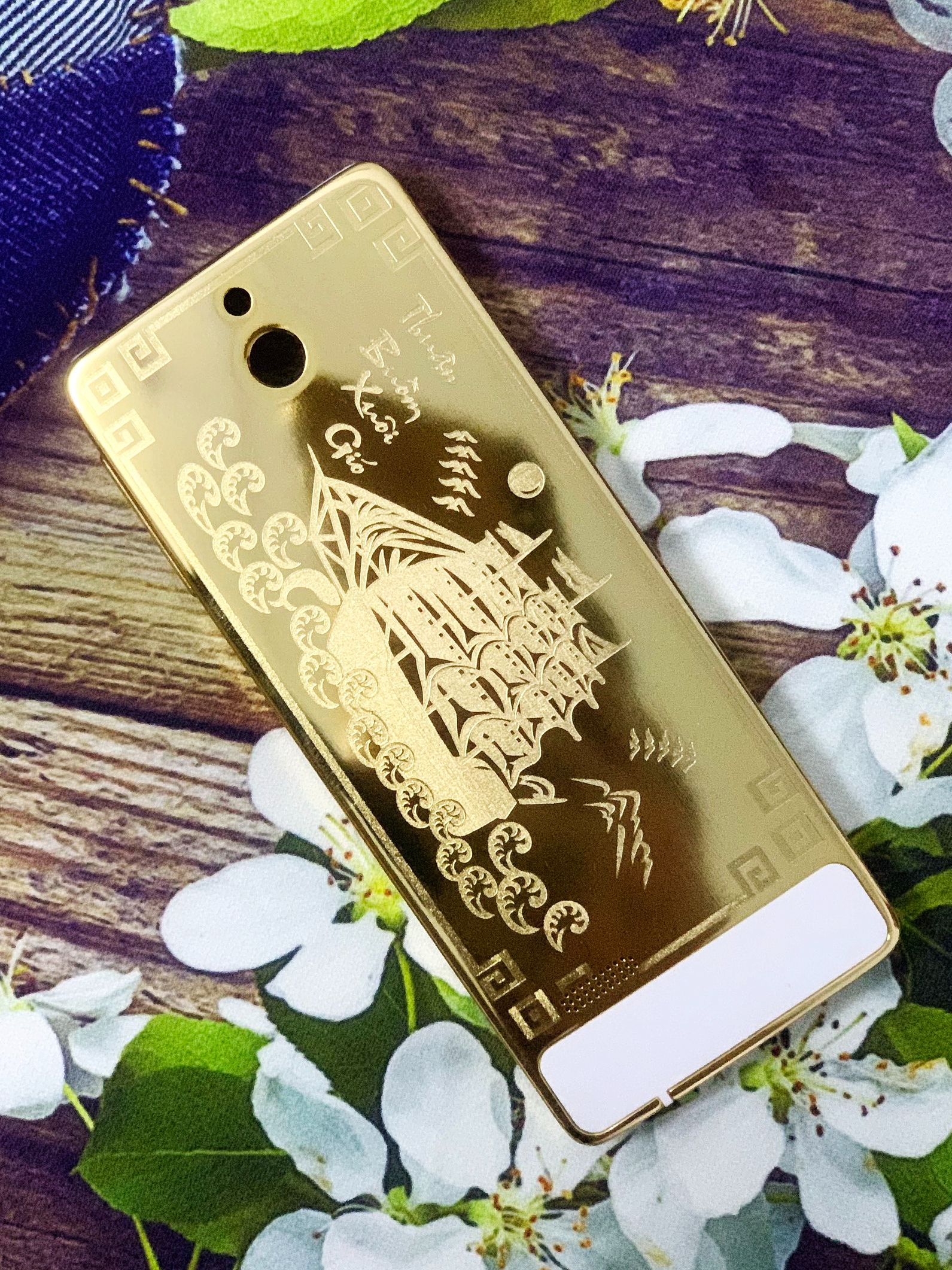 Vỏ Lưng Máy Nokia 515 Mạ Vàng 24k Nhiều Mẫu