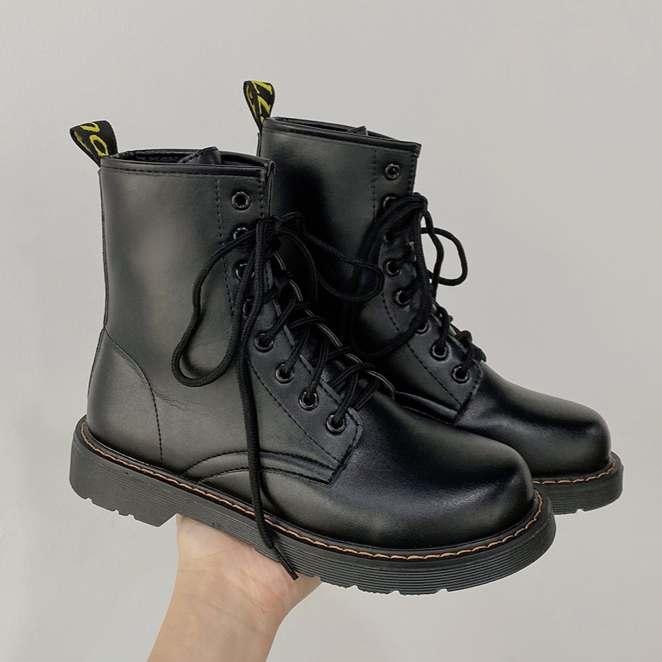 [ẢNH THẬT + CÓ SẴN] Giày bốt Ulzzang cao cổ da mềm màu đen/trắng thời trang cá tính năng động xinh đẹp mẫu mới giá rẻ hot bền nâng đế cao 3cm ôm chân buộc dây martin phong cách thời trang - UMI SHOES