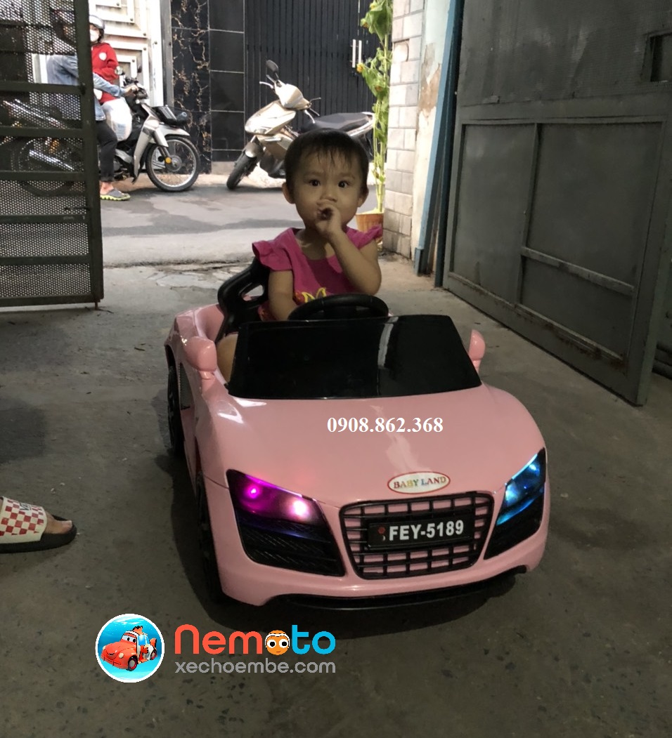 XE Ô TÔ ĐIỆN CHO BÉ /5189