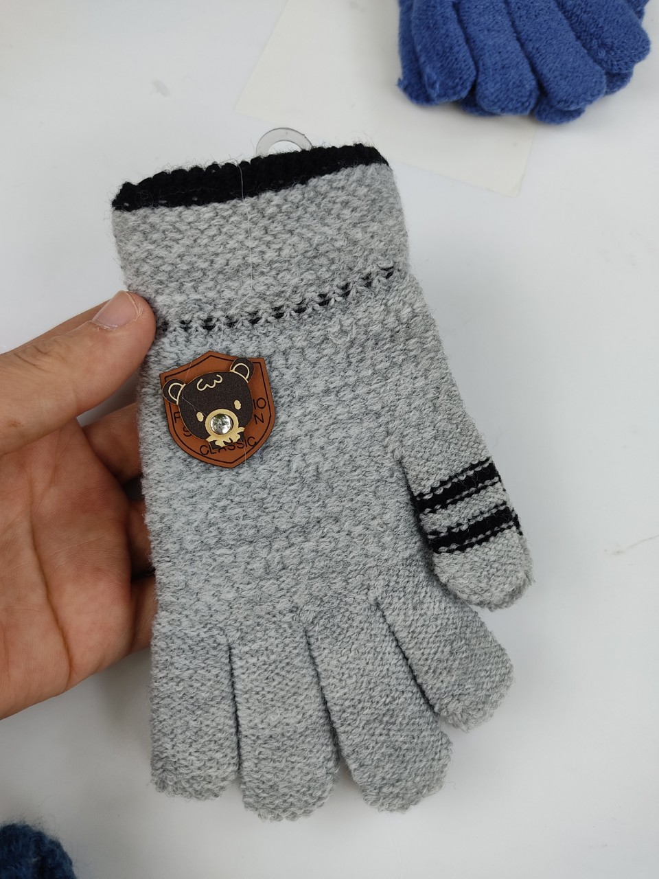 Găng tay len bé trai (1đôi) size từ 3-6 tuổi