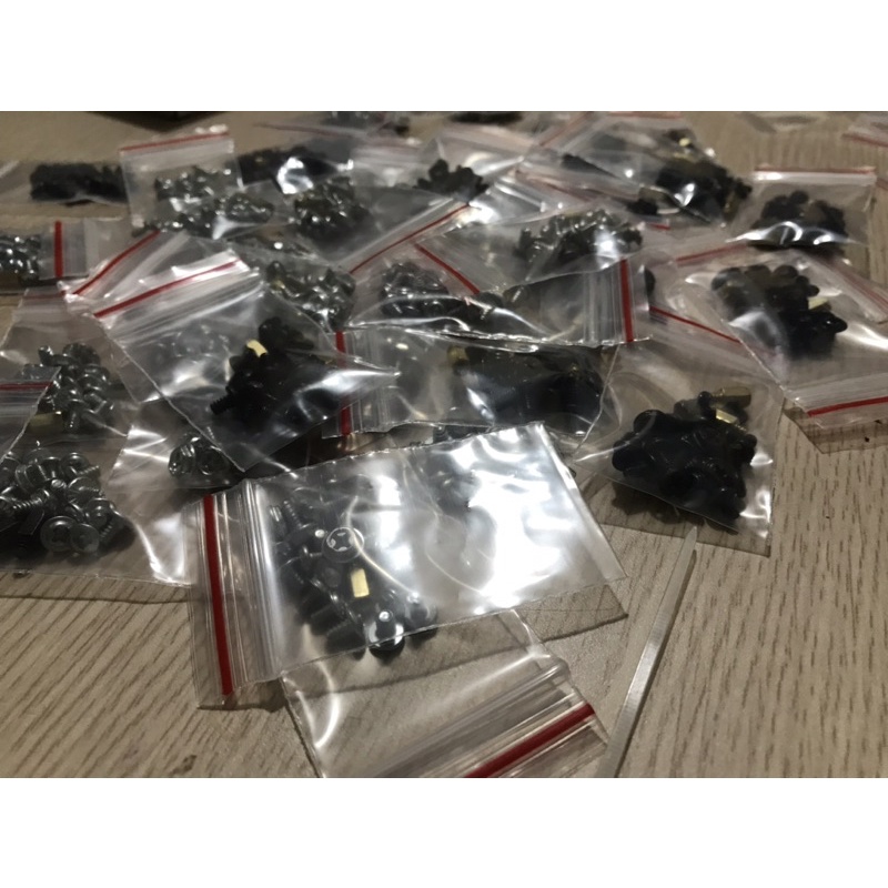 Ốc bắt main lắp case đầy đủ