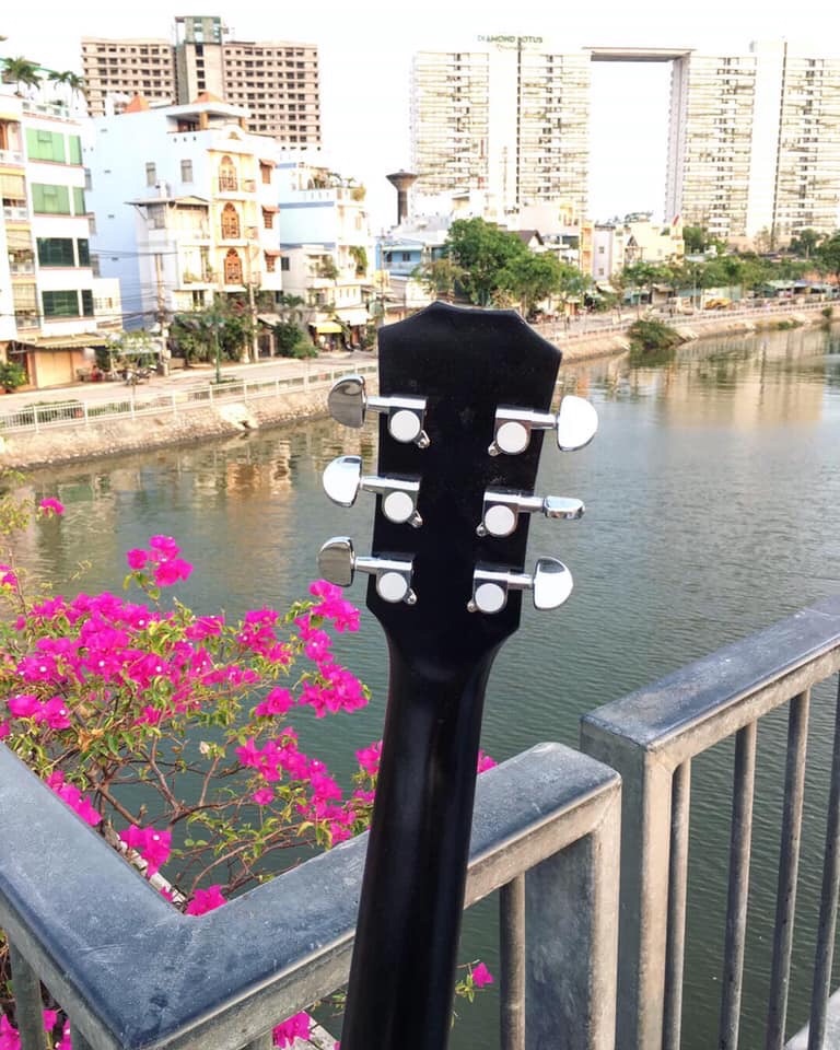 [HCM]Đàn guitar acoustic có ty khóa đúc