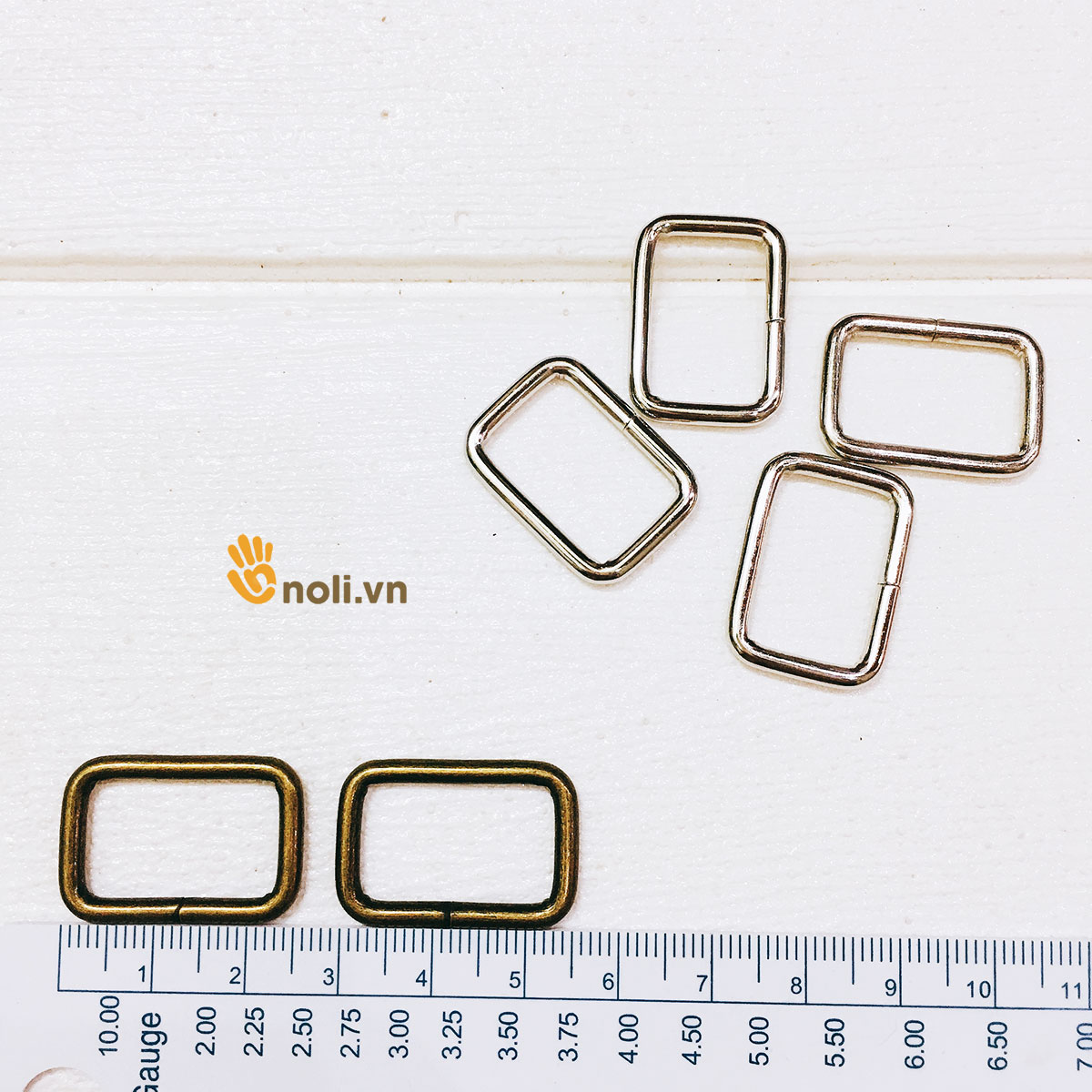 Rectangular eyelets 2.5cm