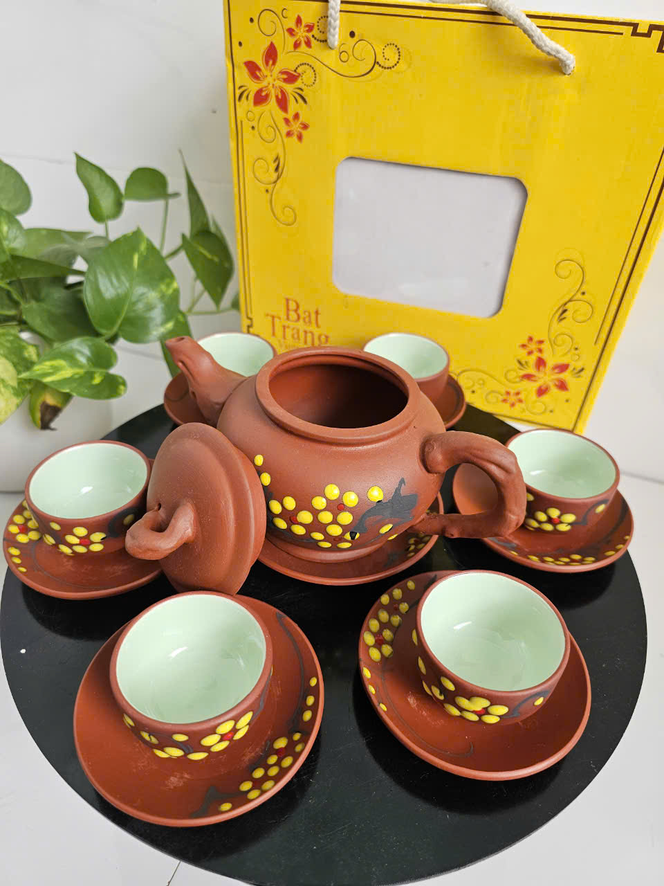 Bộ ấm chén trà Bát Tràng hoa đào vàng
