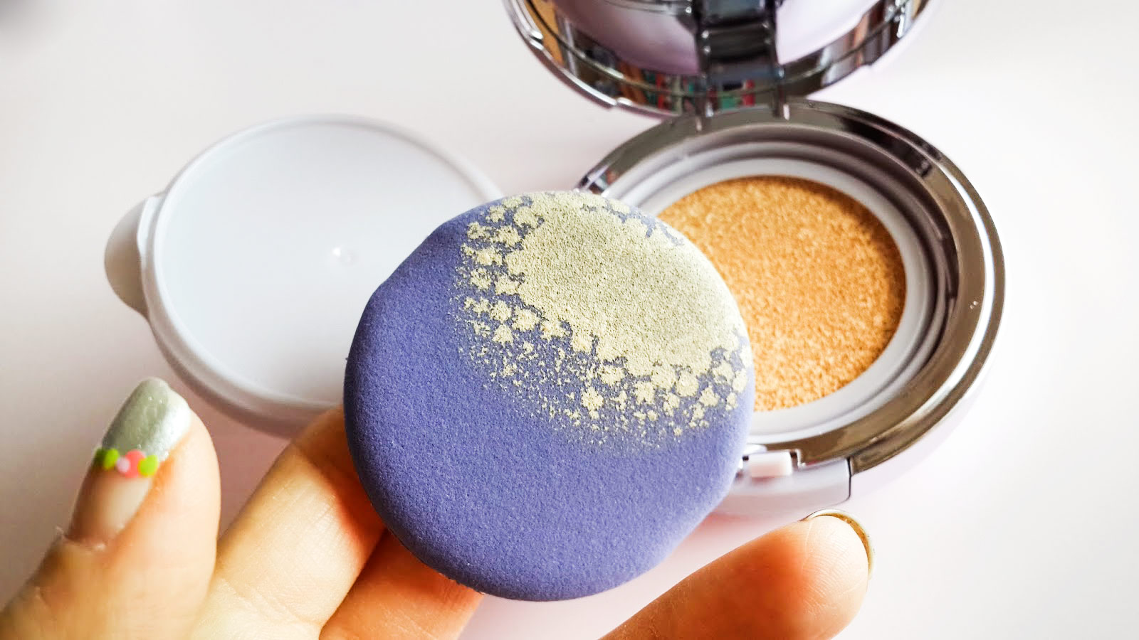 Phấn nước chống nắng kiềm dầu Hera UV Mist Cushion