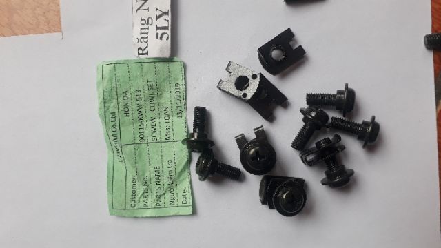 Ốc 5Mm Kèm Pas Kẹp Bắt Đầu Xe