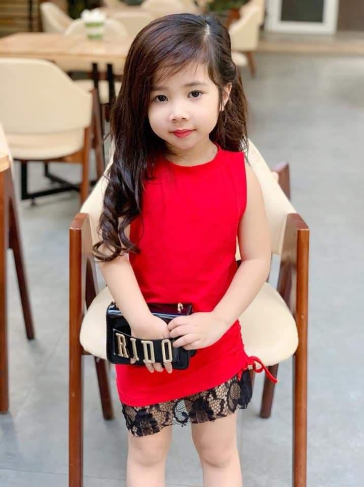 Đầm thun phối chân ren bé gái xẻ lưng