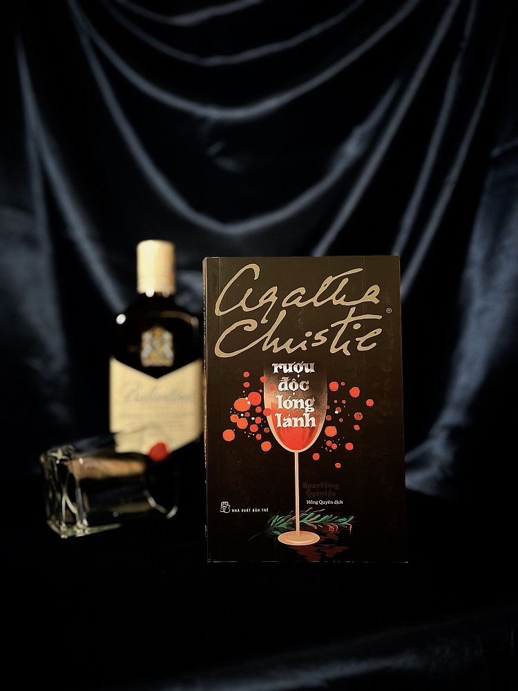 Rượu Độc Lóng Lánh - Agatha Christie