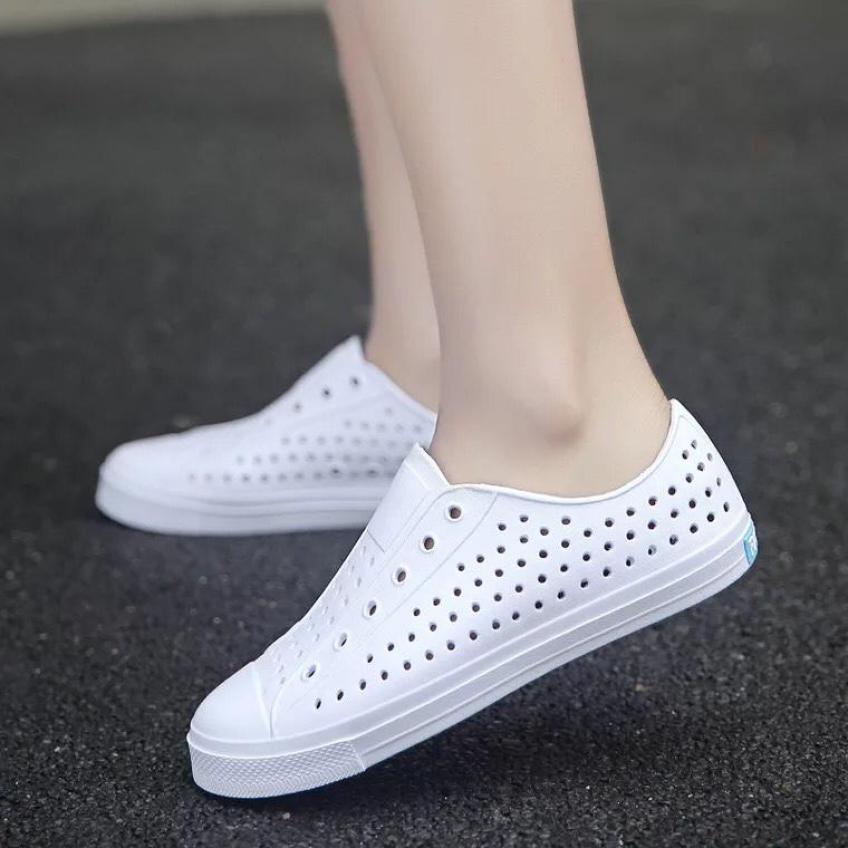 (HÀNG CHẤT LƯỢNG CAO) Giày nhựa lỗ thoáng khí Native siêu đẹp cho nữ - MH40 giá rẻ