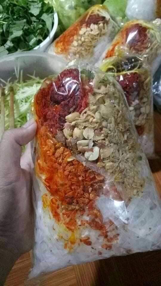 bánh tráng trộn