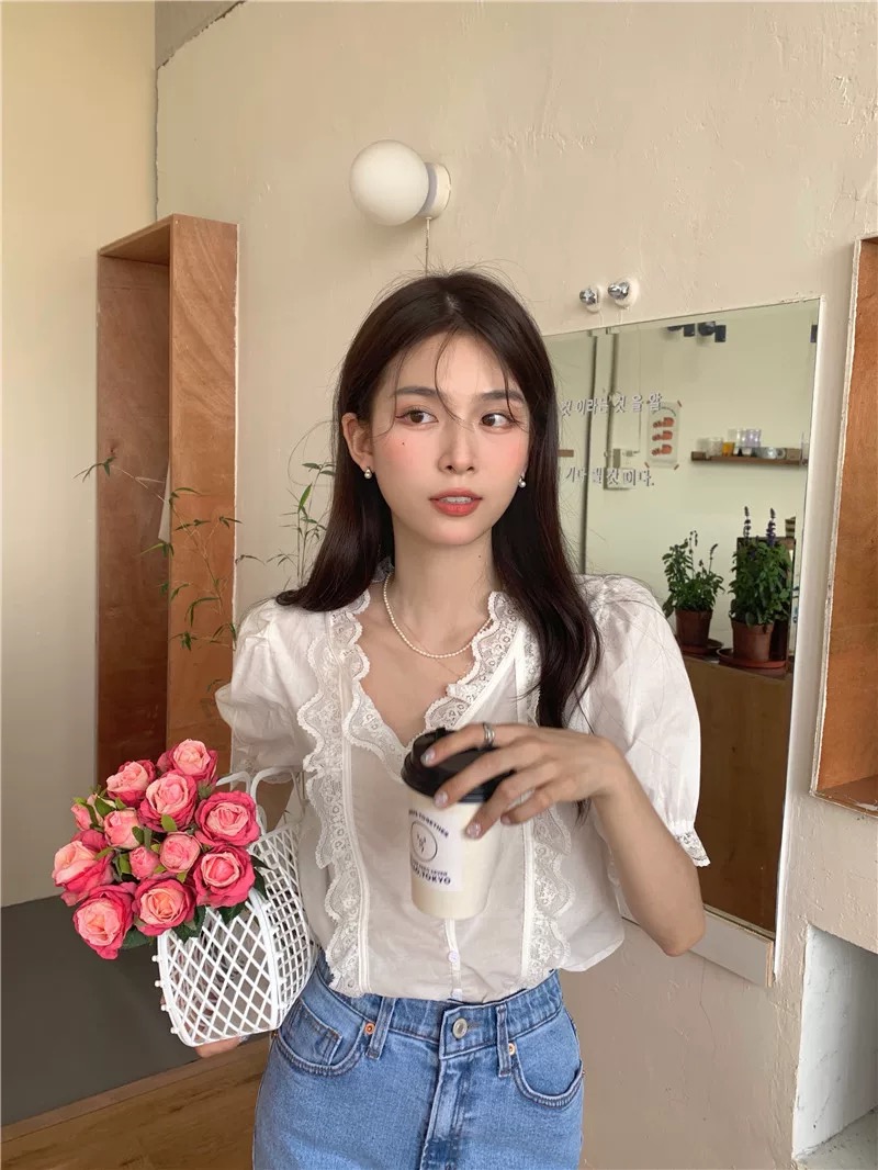 MS691 Áo sơ mi kiểu nữ cộc tay cổ tim phối ren
