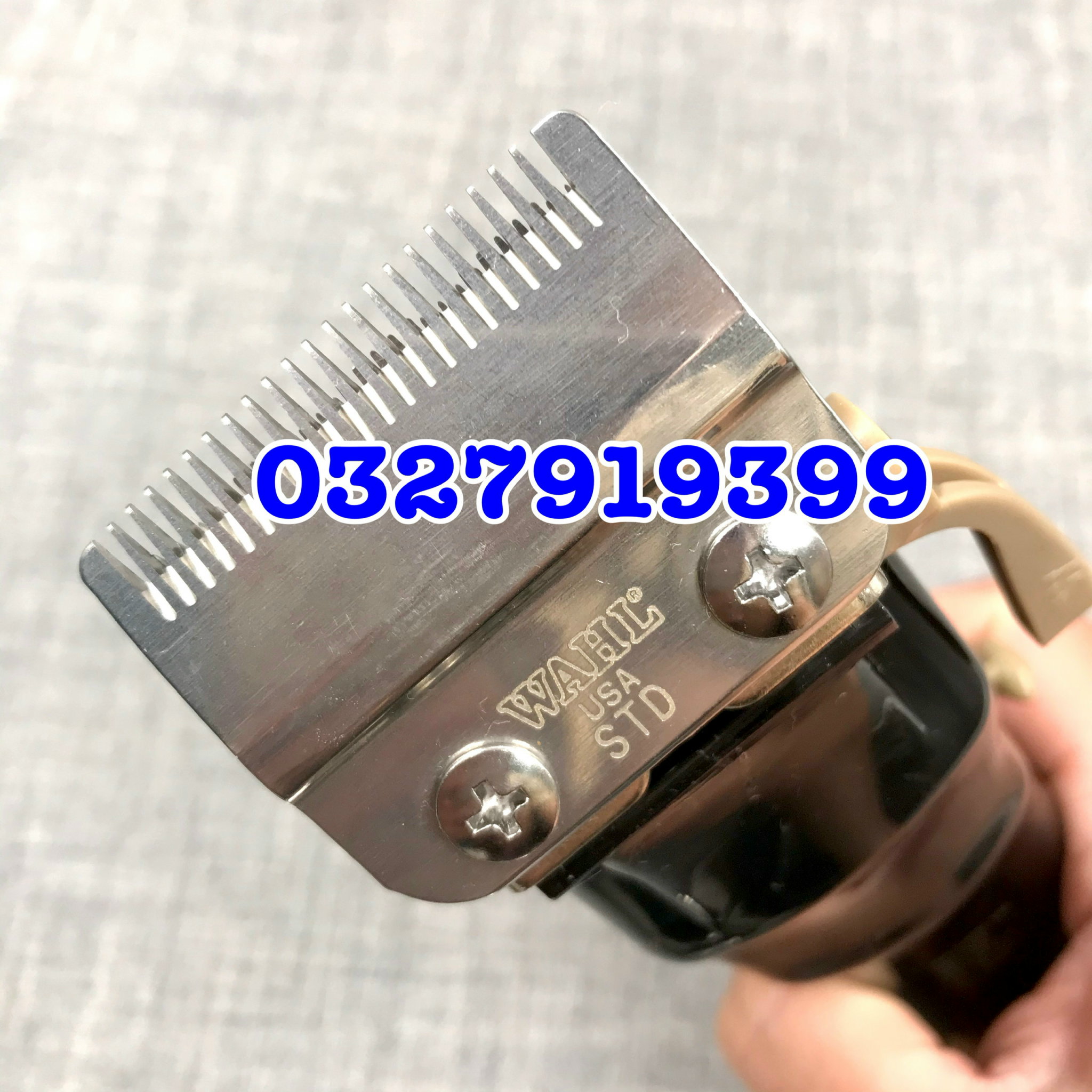 Tông đơ cắt tóc Magic Clip - lưỡi kép, lưỡi dưới kim loại titanium, lưỡi trên thép không gỉ, pin 2200mAh, bộ cữ gá thép, thiết kế chắc chắn, công suất 10W, bảo hành 3 tháng