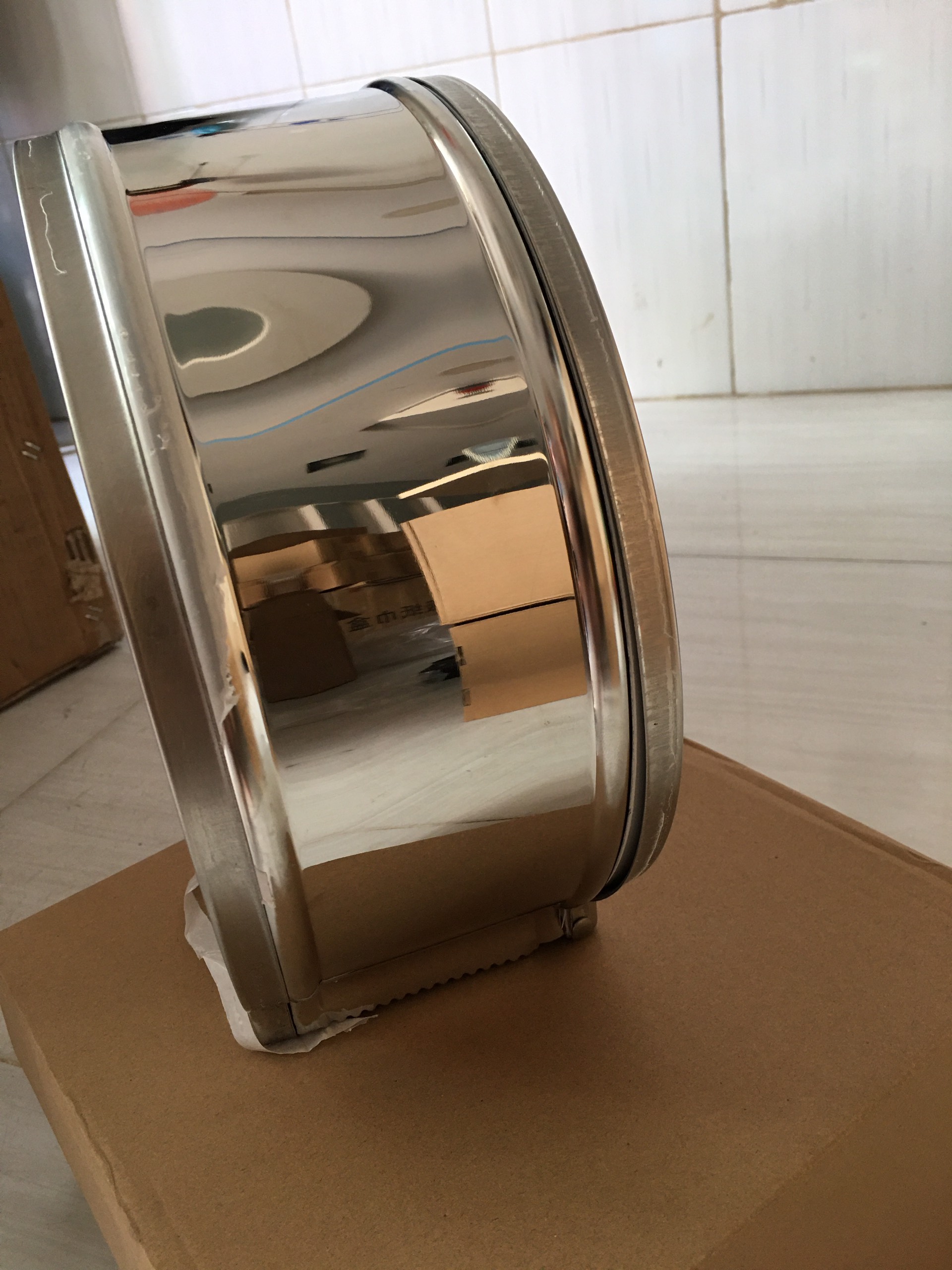 Hộp đựng giấy inox cuộn lớn