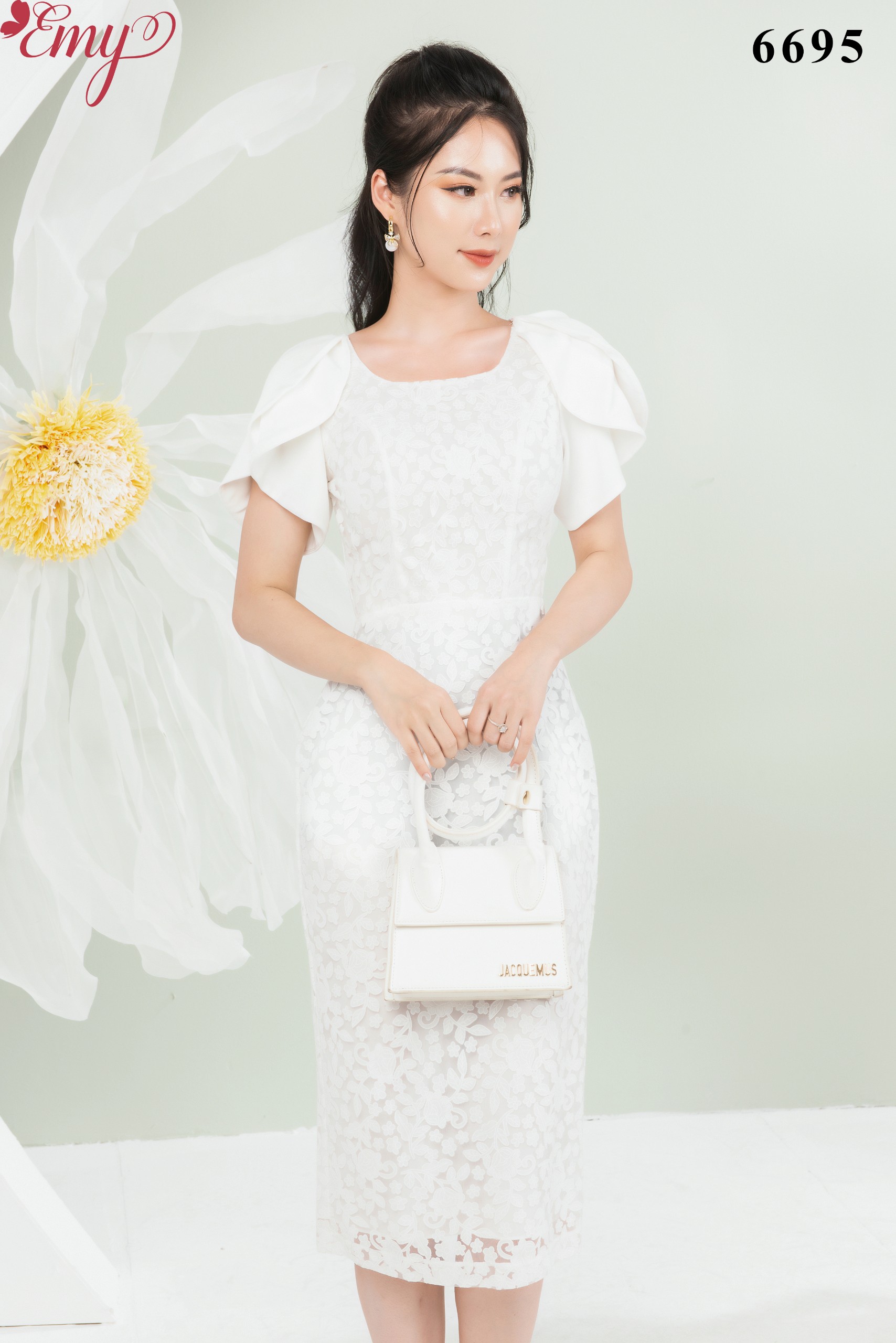 Đầm Body Midi Trắng EM6695