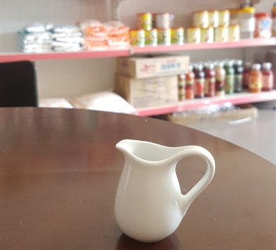 Ly sứ rót sữa đựng đường bé 35ml Milk Jar