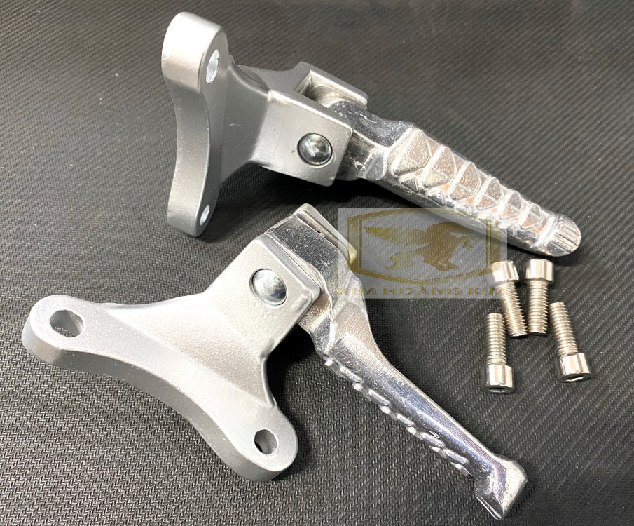 Gác chân Nhôm CNC gắn Exciter 150 kiểu Take rất đẹp màu Bạc..01