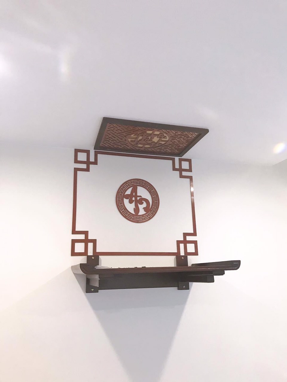 BÀN THỜ TREO TƯỜNG