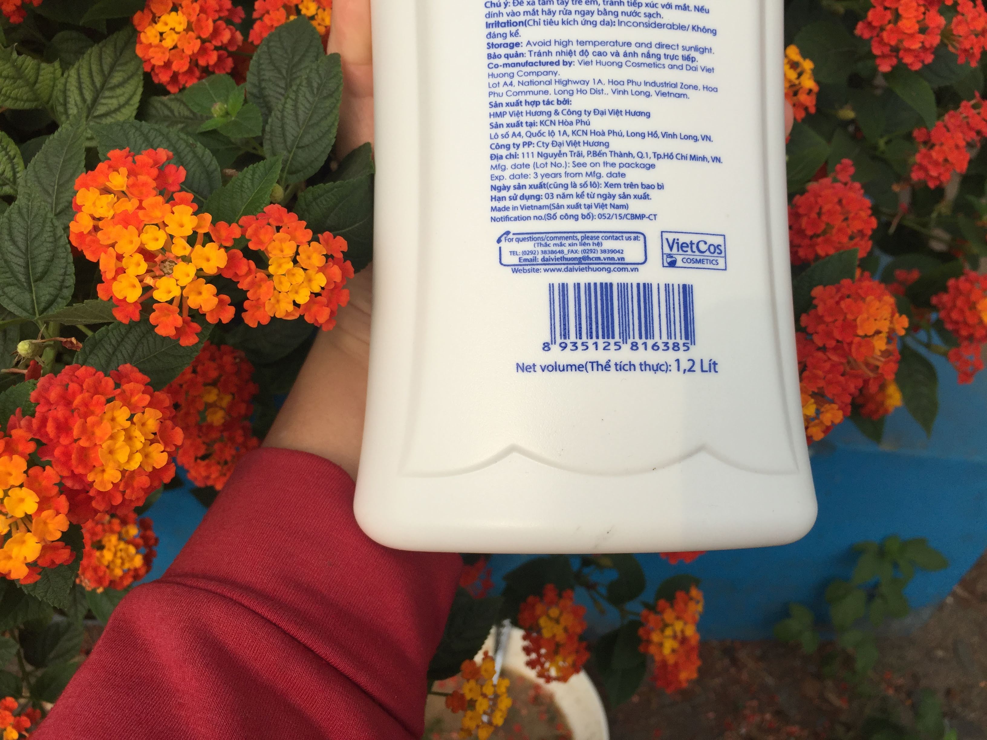 Sữa tắm Dê E 100 trắng da 1200 ml ngừa lão hóa da