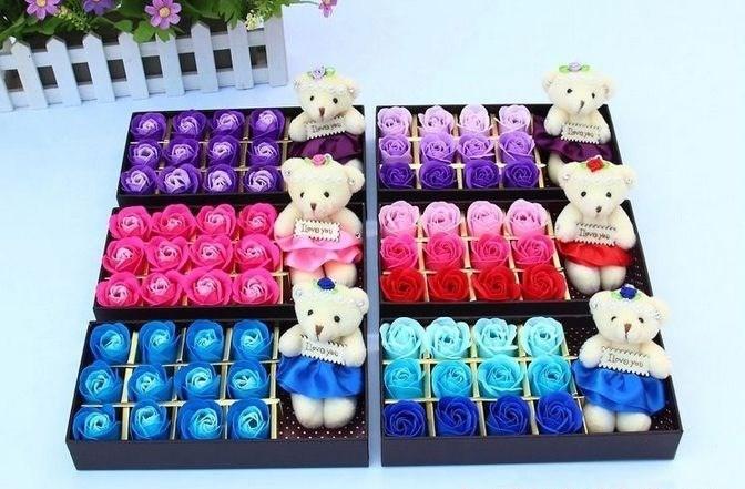 Hoa Hồng Sáp Thơm 12 Bông Kèm Gấu