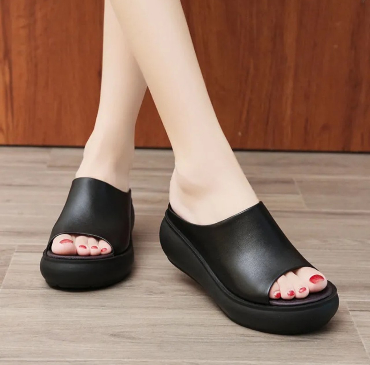 Dép đế xuồng quai da kiểu mới