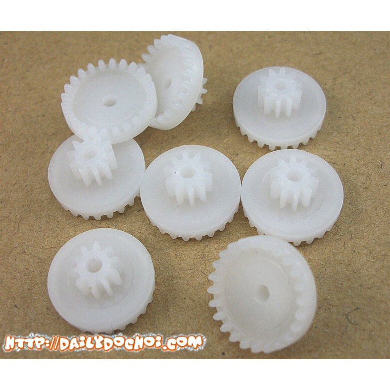 BRVM1 BÁNH RĂNG VƯƠNG MIỆN 24 VÀ 10 RĂNG TRỤC 2MM BÁN LẺ