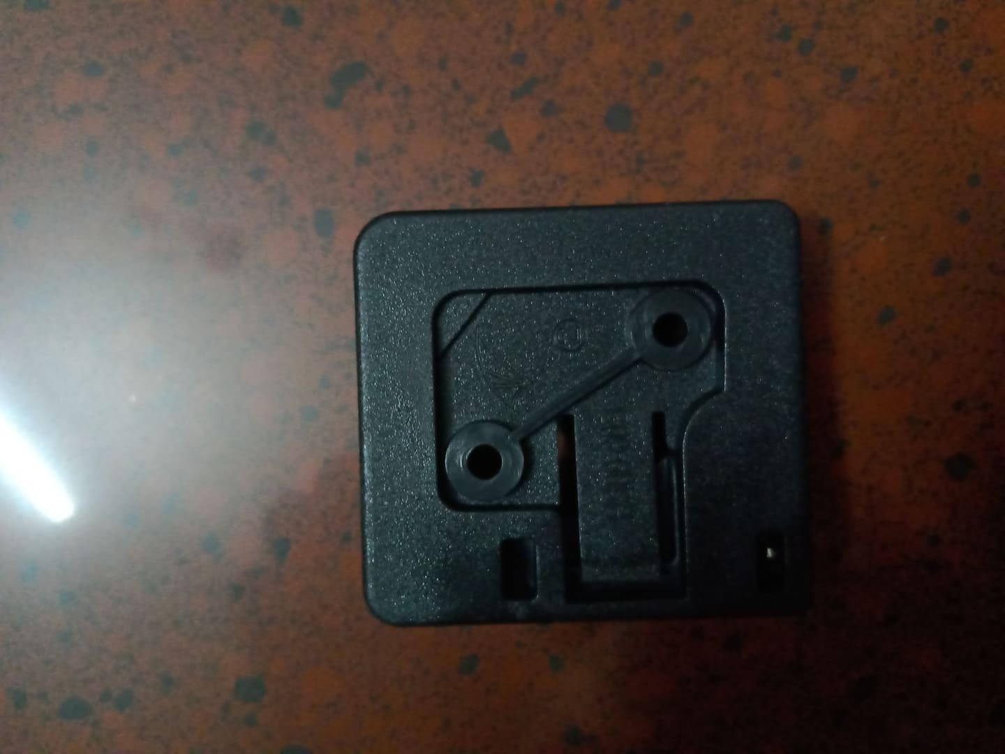 Móc treo đồ SH, Lead