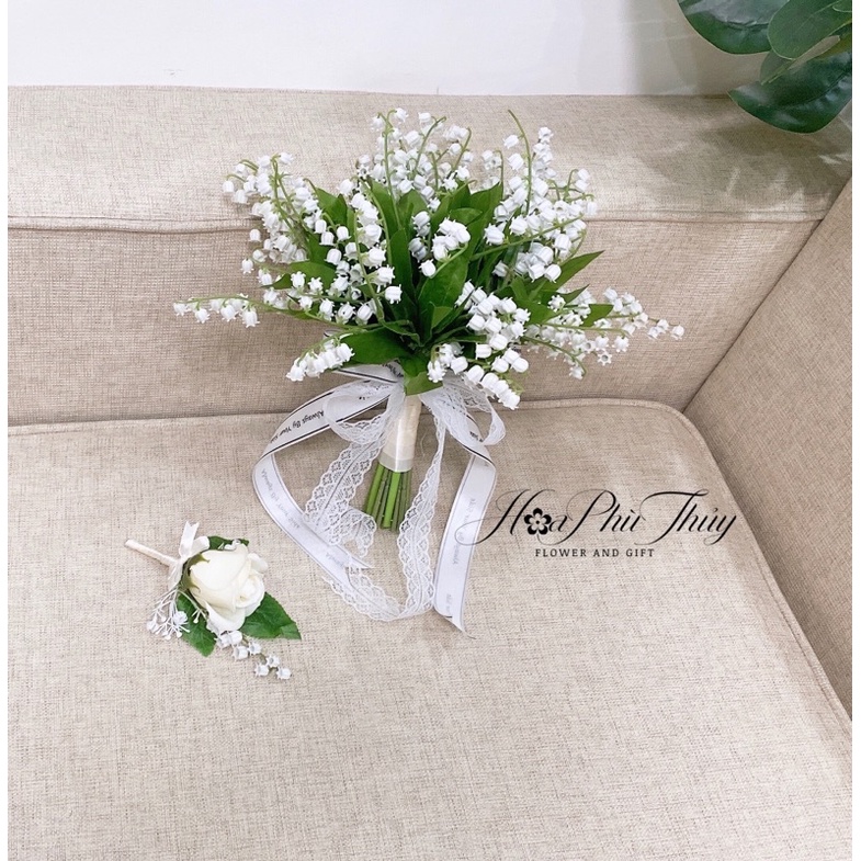 Bó hoa cưới cầm tay cô dâu linh lan bằng lụa cao cấp