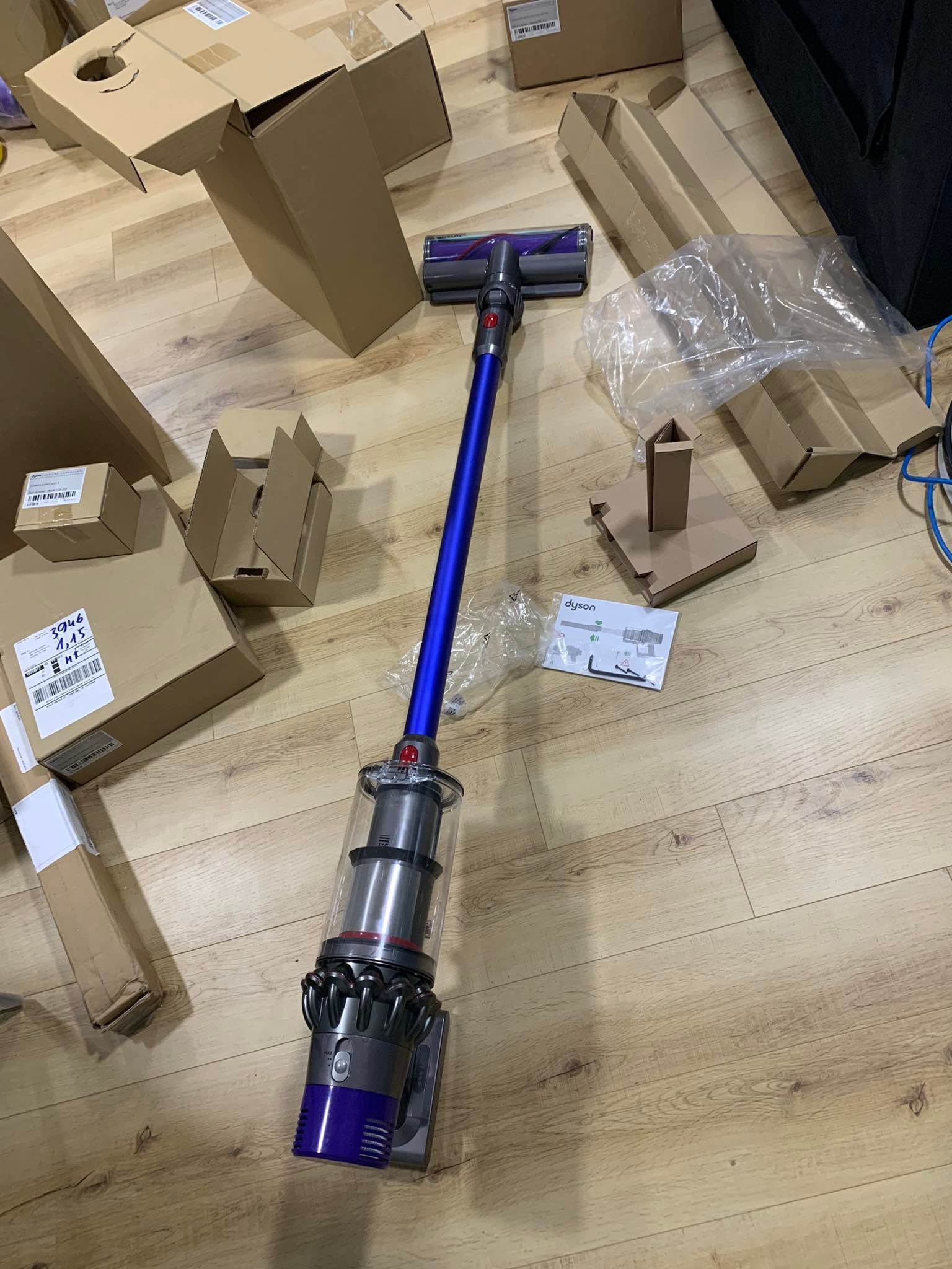 Dyson V10 Fluffy - Bản 01 đầu hút chính