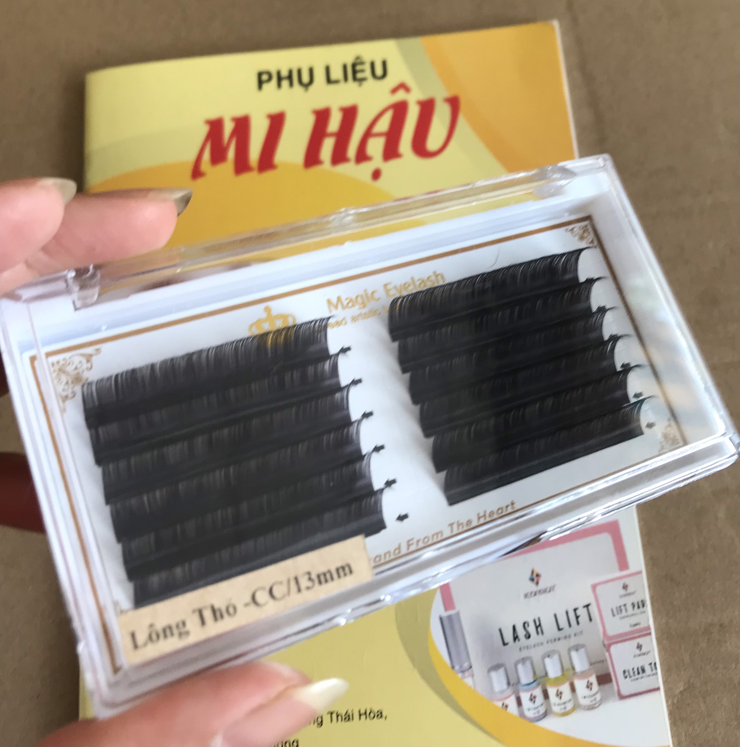 Mi Thỏ Độ Cong CC, Dày 0.03 Siêu Mềm, Tự Nhiên Như Mi Thật,Bắt Keo Cực Tốt, Mi Lông Thỏ Nối CLASSIC,Thiết Kế,Chập Sợi, Volume, Tạo Fan _Phụ Liệu Mi Hậu