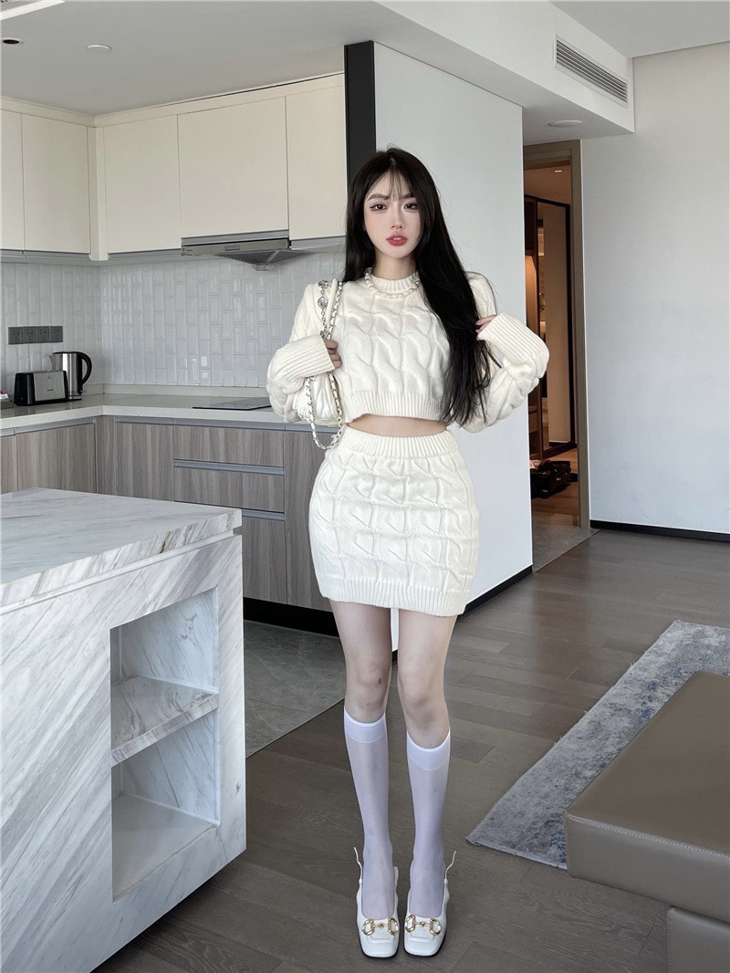 SET LEN CROP CHÂN VÁY