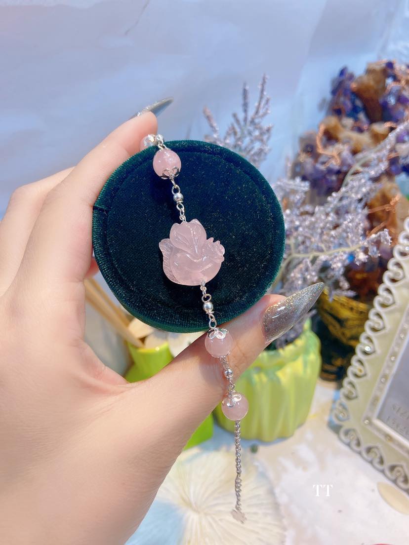 Vòng tay đá phong thuỷ tự nhiên mix hồ ly thạch anh hồng mix charm bạc( thay đá theo yêu cầu của quý khách) hàng thiết kế đủ bill hoá đơn phiếu bảo hành sản phẩm