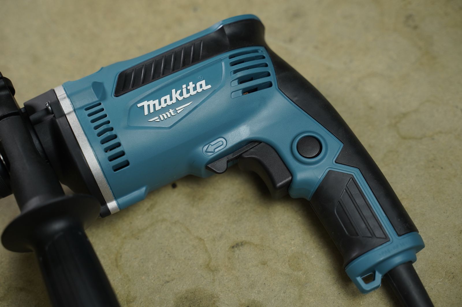 MÁY KHOAN BÚA MAKITA M8103B