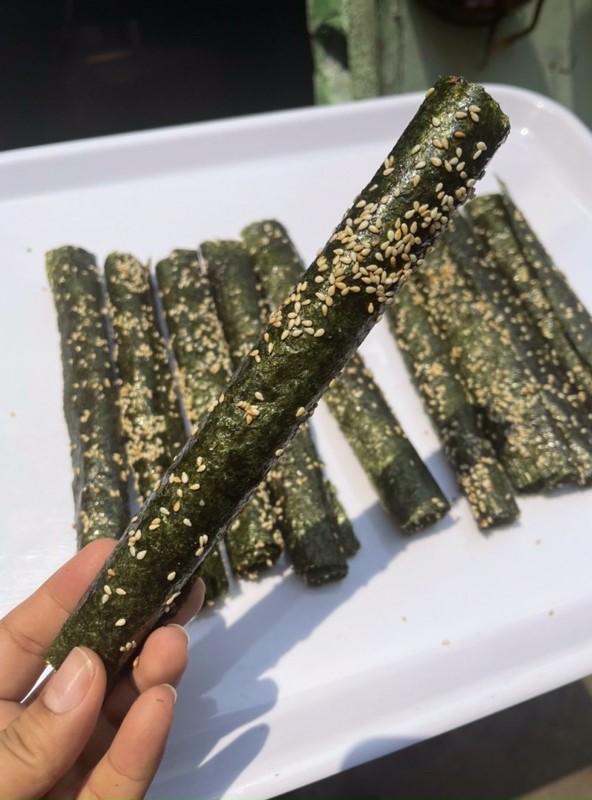 RONG BIỂN CUỘN MÈ