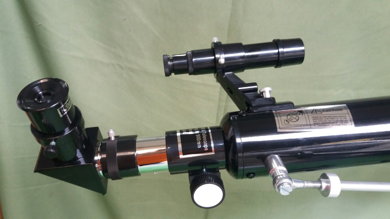 Kính thiên văn khúc xạ Apollo D60F900