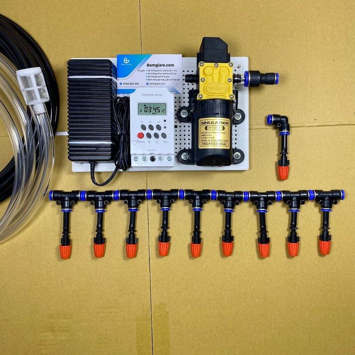 Bộ phun sương tưới cây bơm tự động từ 5, 10,15.20m vuông mát mái tôn, chống bụi hiệu quả, béc nhựa 1 hướng