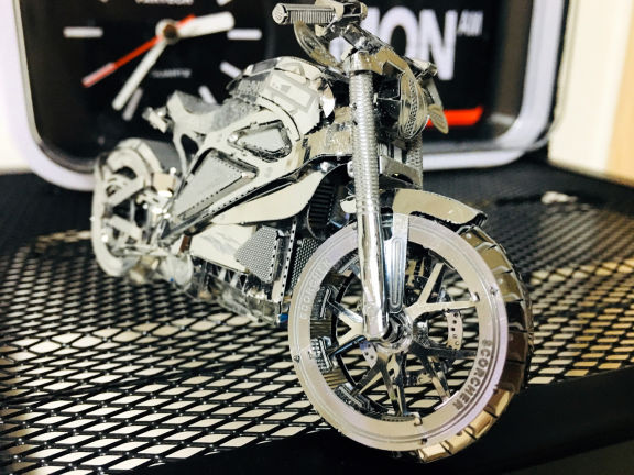 Mô Hình 3D Kim Loại Lắp Ráp Mô Tô Harley-Davidson Project Livewire [Chưa Lắp]