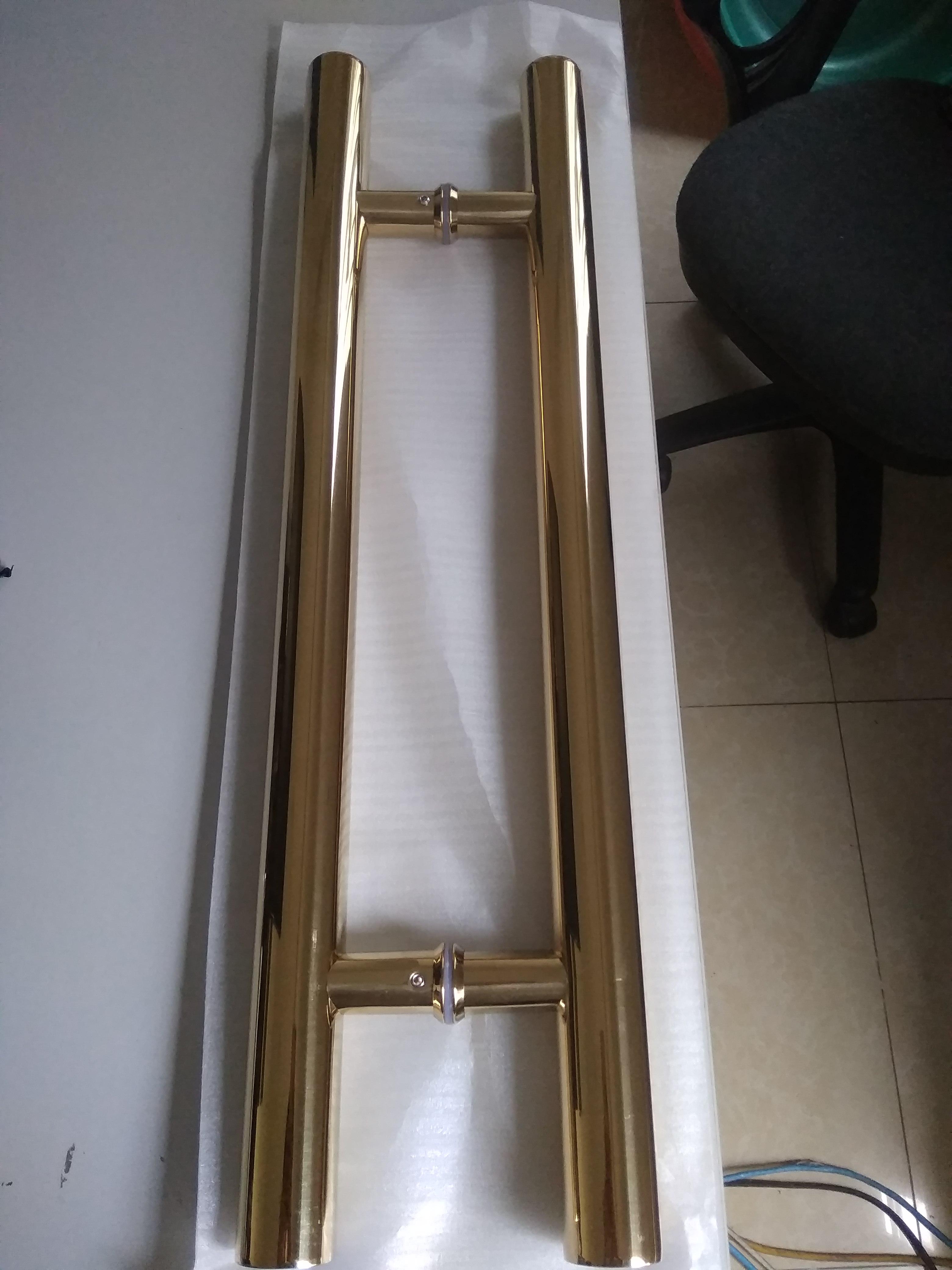 Tay nắm cửa màu vàng dài 60cm.40.38
