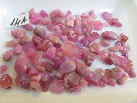 Đá Ruby hồng - đỏ vụn 14A