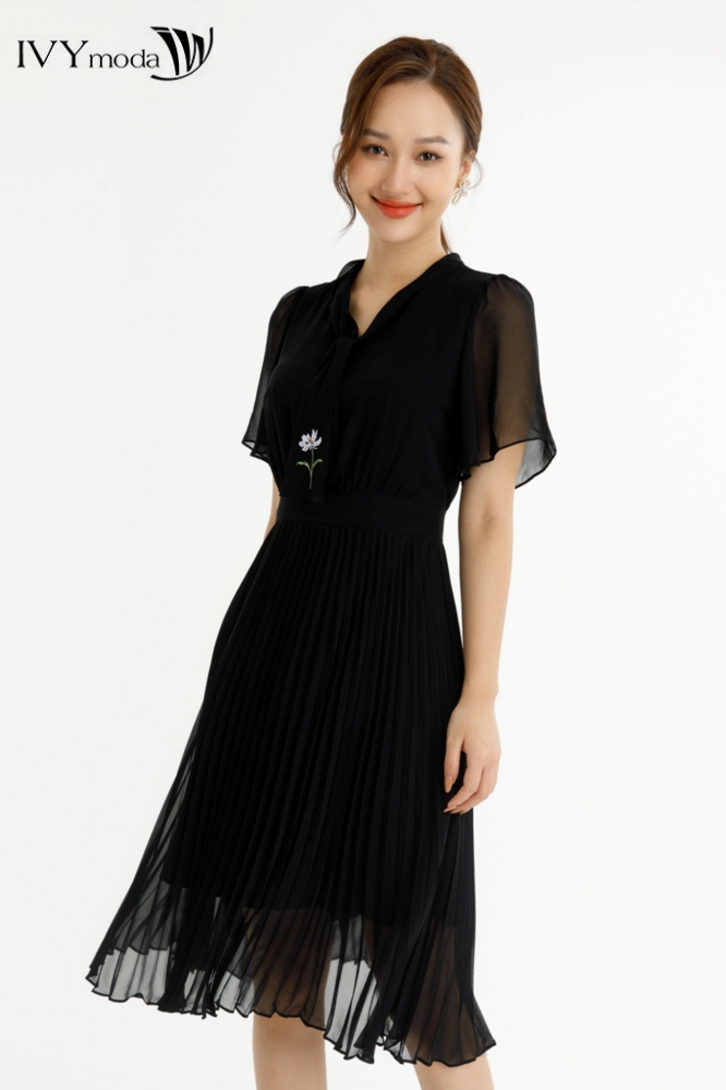 Đầm lụa thêu hoa IVY moda MS 48M7505